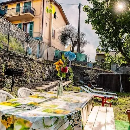 Rainbow House- With Jacuzzi-wifi-garden-balcony-parking Сasa de vacaciones Avegno