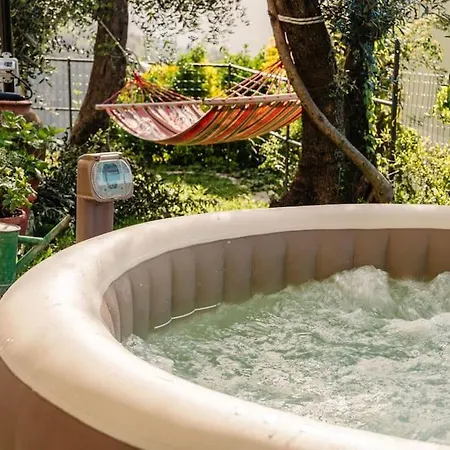 Rainbow House- With Jacuzzi-wifi-garden-balcony-parking Сasa de vacaciones Avegno